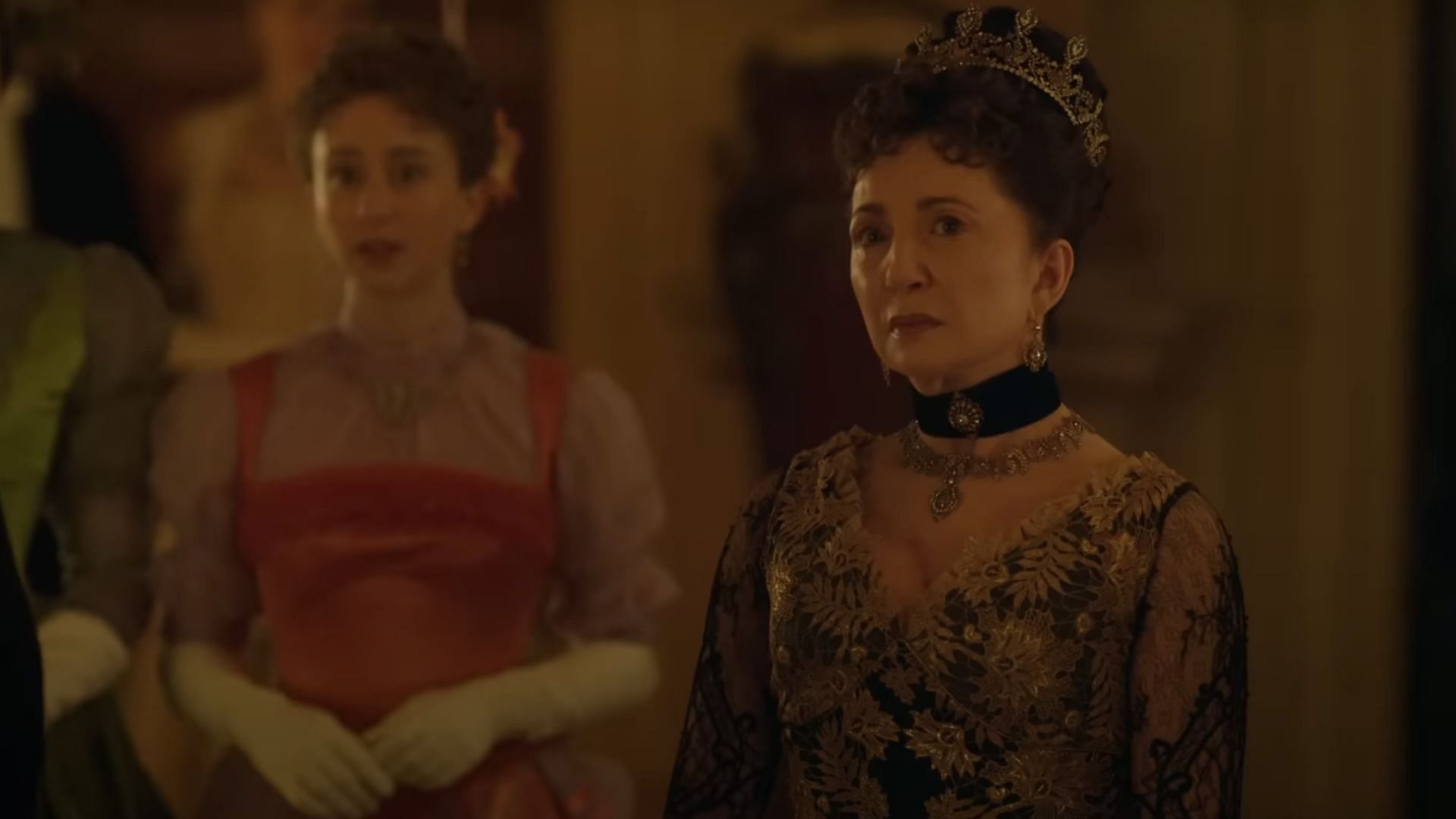 Mrs. Astor is Gilded Age royalty (Image via YouTube/HBO)